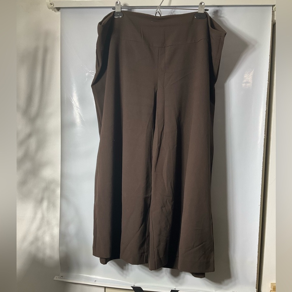 Plus Size Capri Pants - Brown